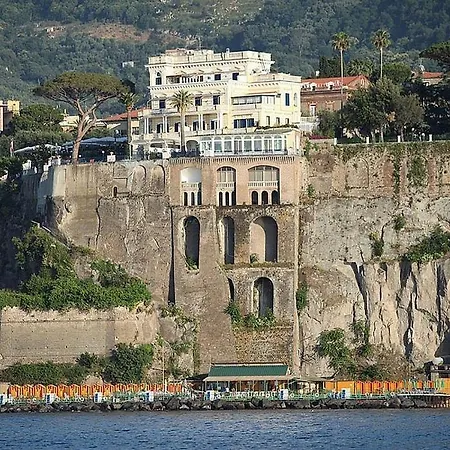 Villa Sleeps 4 Pool Air Con Wifi Sorrento